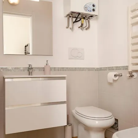 Apartment Fabulous 90mq Penthouse With Jacuzzi In Center