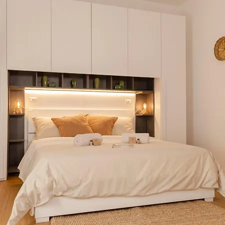Fabulous 90mq Penthouse With Jacuzzi In Center Bari